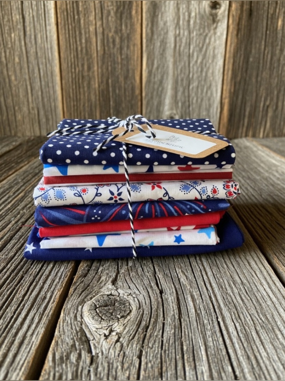 Patriotic Fat Quarter Bundle – 8 Pieces